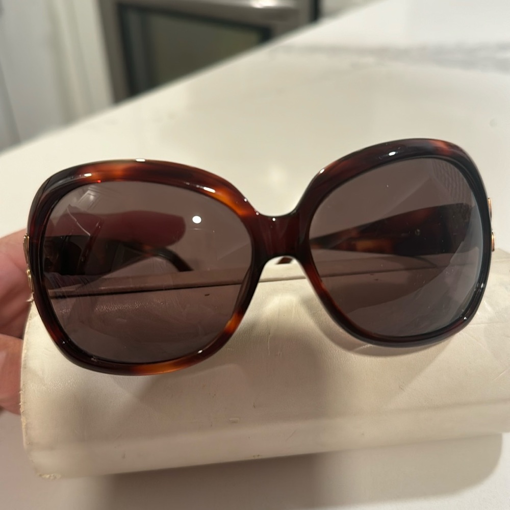 BCBGMaxAzria Brown Tortoise Sunglasses UV protection